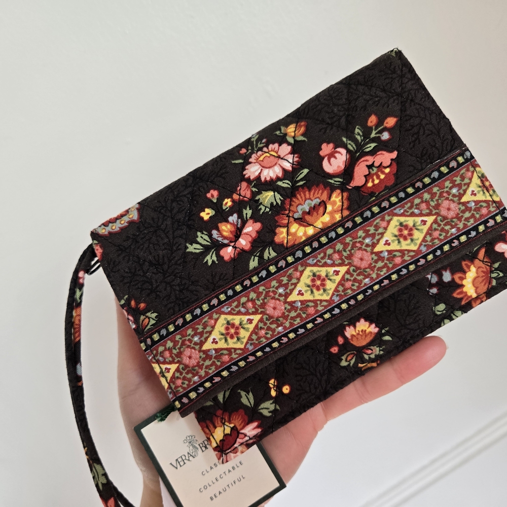 NWT Vera Bradley Floral Wristlet